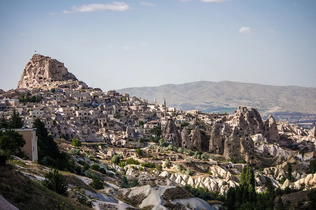Uçhisar Castle and the surrounding Cappadocia landscape in Nevşehir, Türkiye